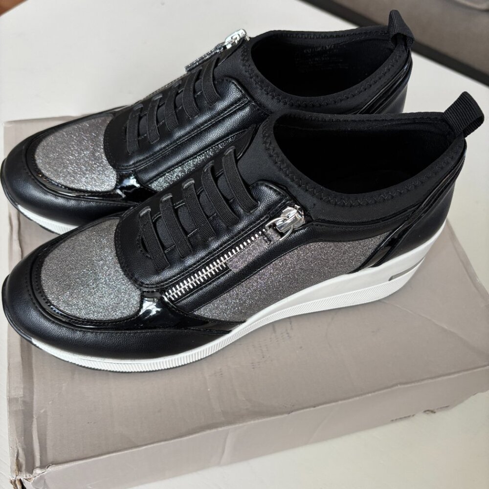 Reaction by Kenneth Cole Fiona Platform Wedge Sneaker Black Silver 7.5